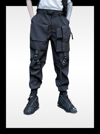 Pantalón techwear con tirantes