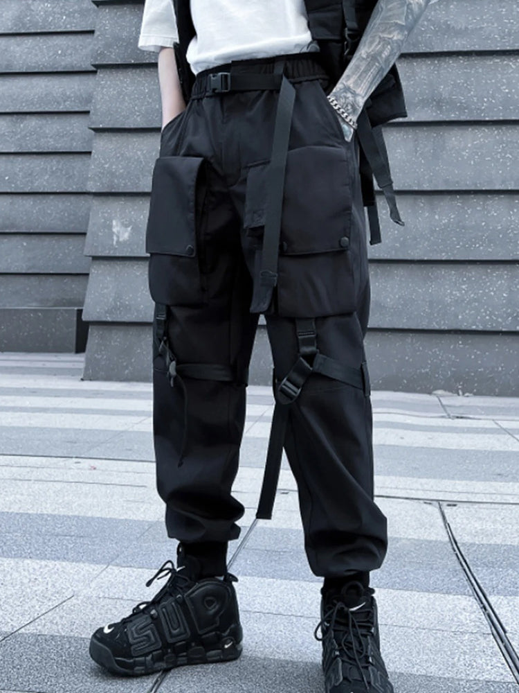 Pantalón techwear con tirantes