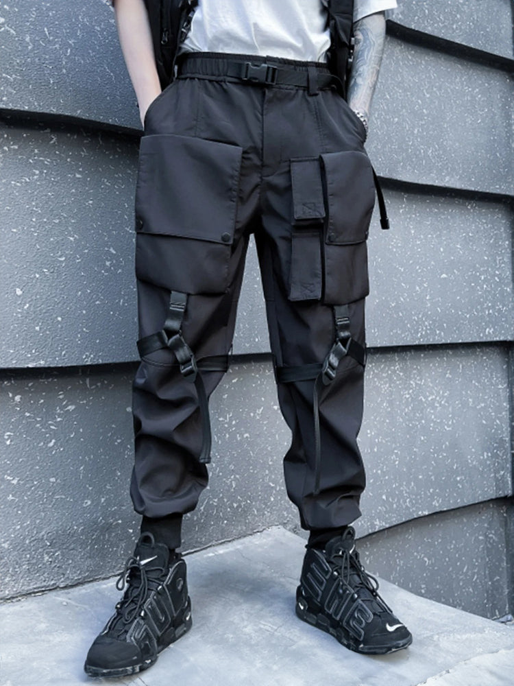 Pantalón techwear con tirantes