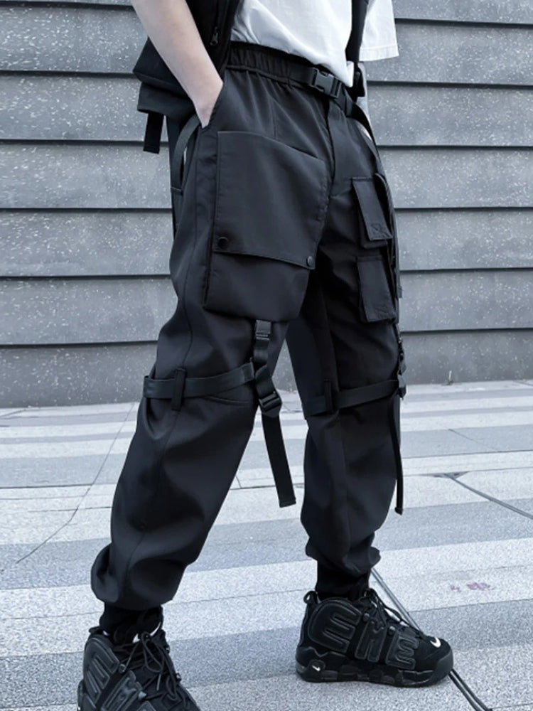 Pantalón techwear con tirantes