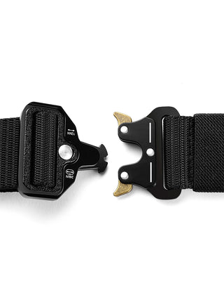 Ropa técnica con cinturón cobra